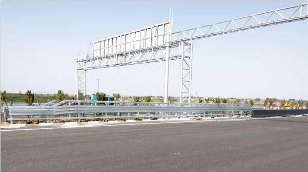 山東路橋?yàn)H日連接線及萊泰高速公路ETC門架護(hù)欄2